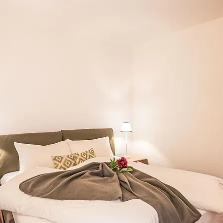 Appartamento Chesa Nair 9d By Interhome