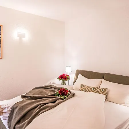 Appartamento Chesa Nair 9d By Interhome